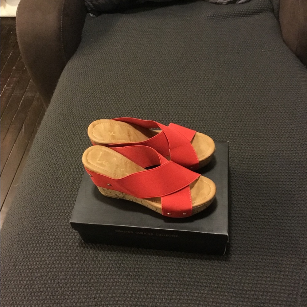 Lulus sandals red